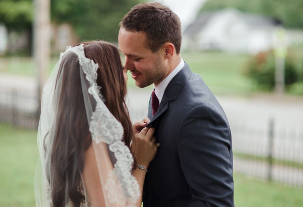 The Hourglass Studios Wedding Photos of Michigan Wedding Photographer